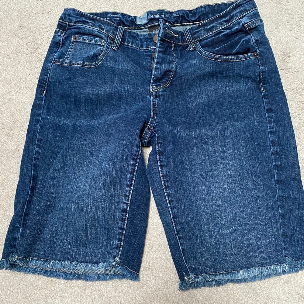 Jean Shorts boyfriend cut frayed hem